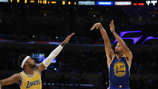 Curry's 3-point streak ends at 157 games in shocking loss to Lakers