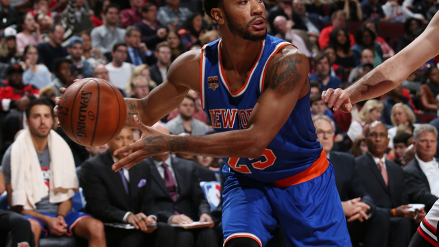 Rose leaves Knicks' loss to Suns with back spasms