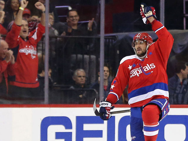 Watch: Ovechkin breaks mini-drought with fancy deke