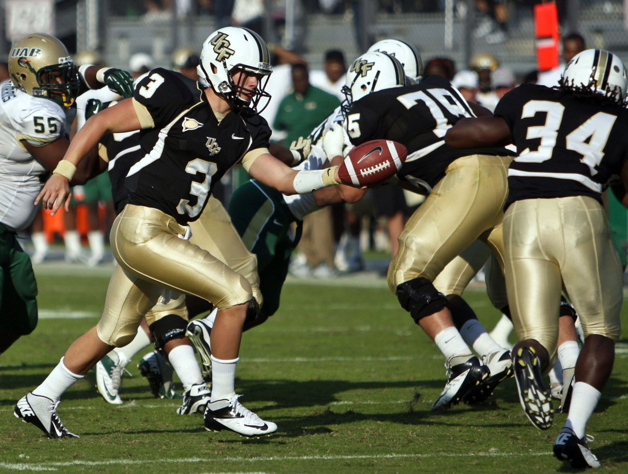 UCF QB Gabbert leaves program