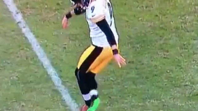 Watch: Boswell's onside kick attempt is worst of all time