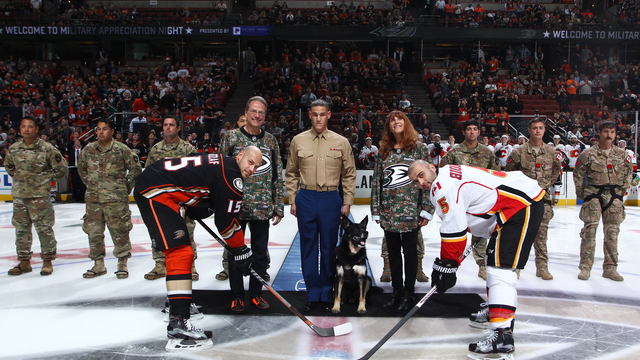 Watch: Service dog drops puck for ceremonial faceoff