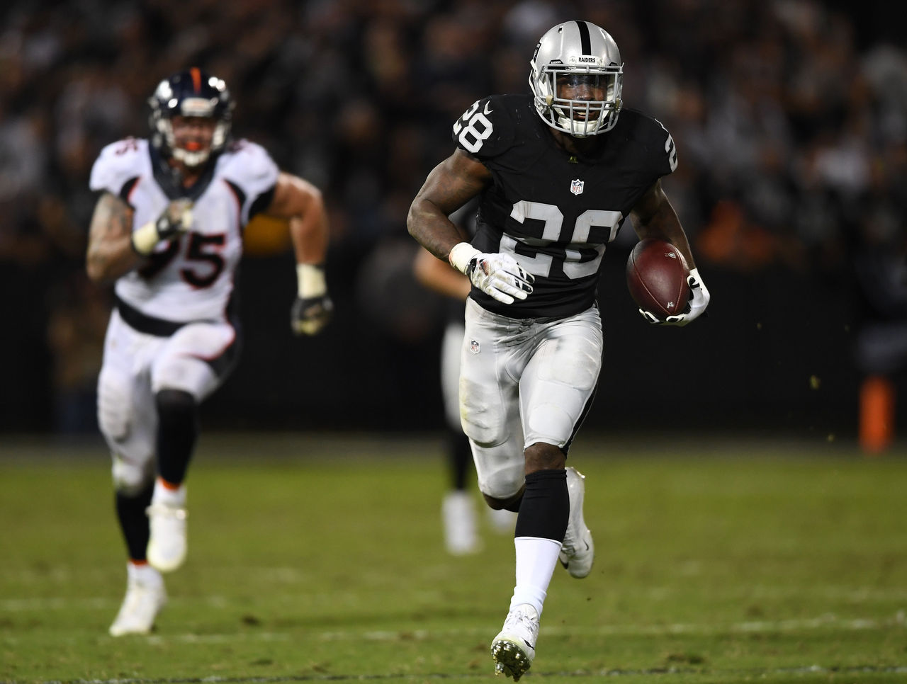 Raiders run past Broncos 30-20 for AFC West lead