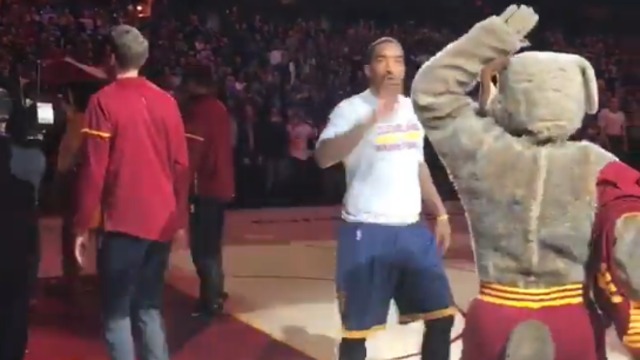 Watch: Cavs mascot removes shirt in homage to J.R. Smith