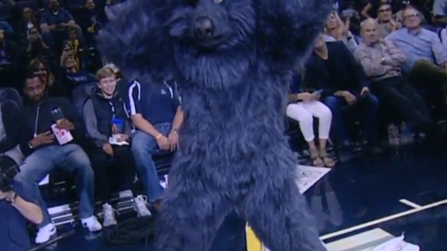 Grizzlies mascot performs striptease to 'Pony'