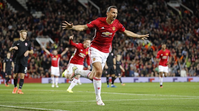 Ibrahimovic mum on his Manchester United future: 'We’ll wait and see'