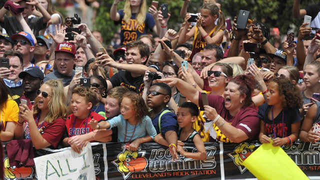 Browns fan plans to celebrate 0-16 season with parade