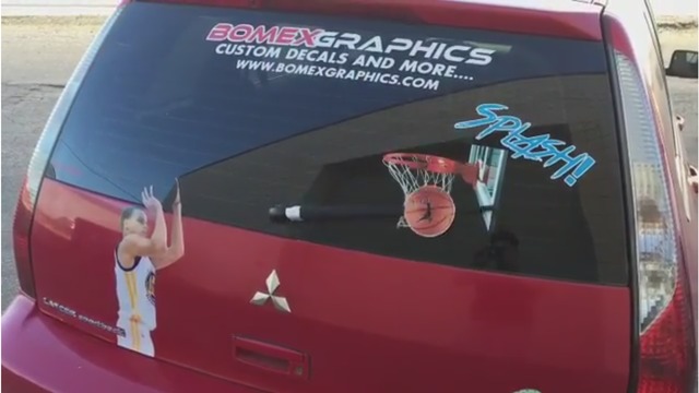 Fan honors Curry's jump shot with window wiper