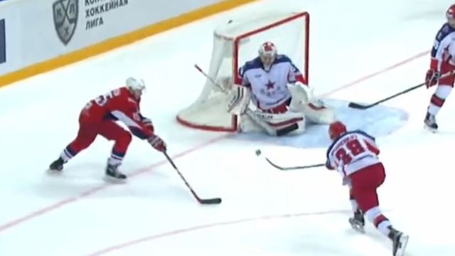 KHL player fires top-shelf beauty into own net