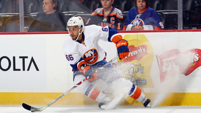 Watch: Ho-Sang pots 1st NHL goal on lethal one-timer