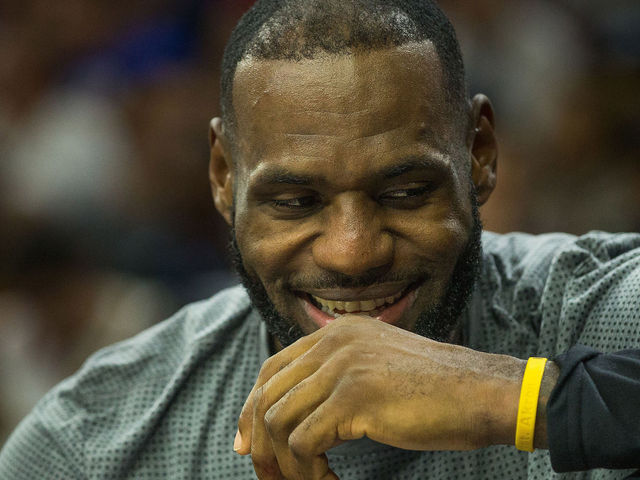LeBron youngest NBA player to reach 27,000 points