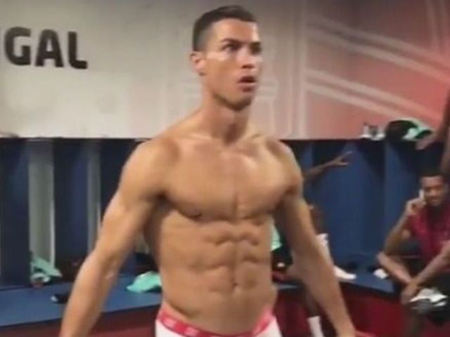 Nearly nude Ronaldo highlights Portuguese Mannequin Challenge