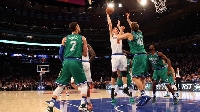 Watch: Porzingis nails step-back fadeaway, stares down Dirk