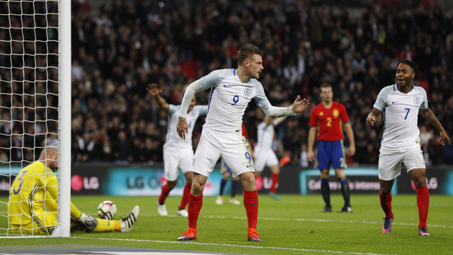 Watch: England trio celebrate Vardy's diving header with 'mannequin' poses