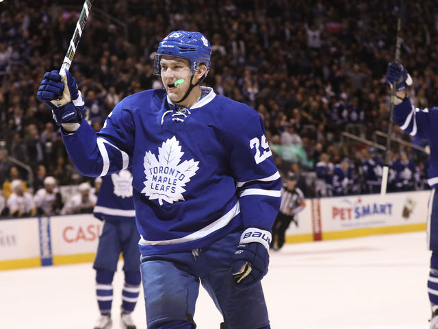 Watch: Van Riemsdyk scores in each period for 2nd career hat trick