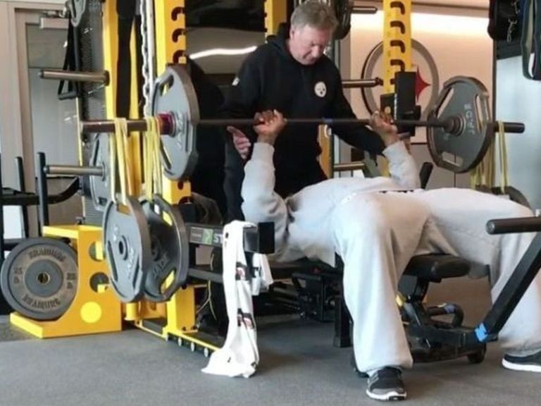 James Harrison shows off crazy bench press workout | theScore.com