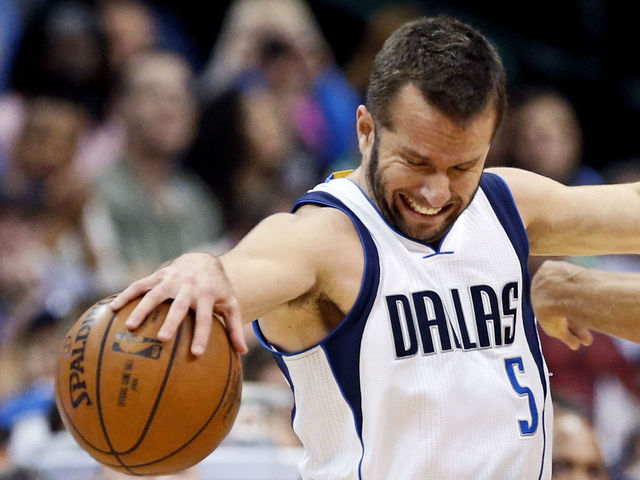 Williams, Barea knocked out of Mavs' loss to Celtics