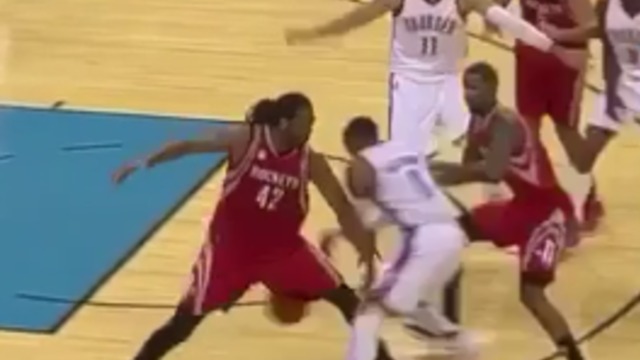 Watch: Westbrook nutmegs Nene on way to incredible driving layup