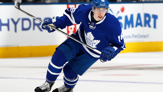 Watch: Marner's no-look, backhand pass sets up perfect tic-tac-toe goal