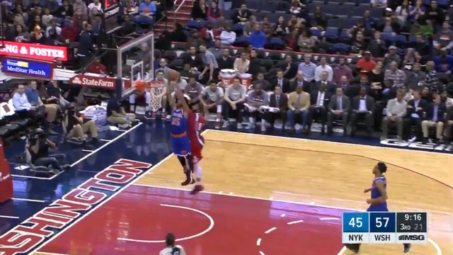 Rose throws down vintage 2-handed slam vs. Wizards