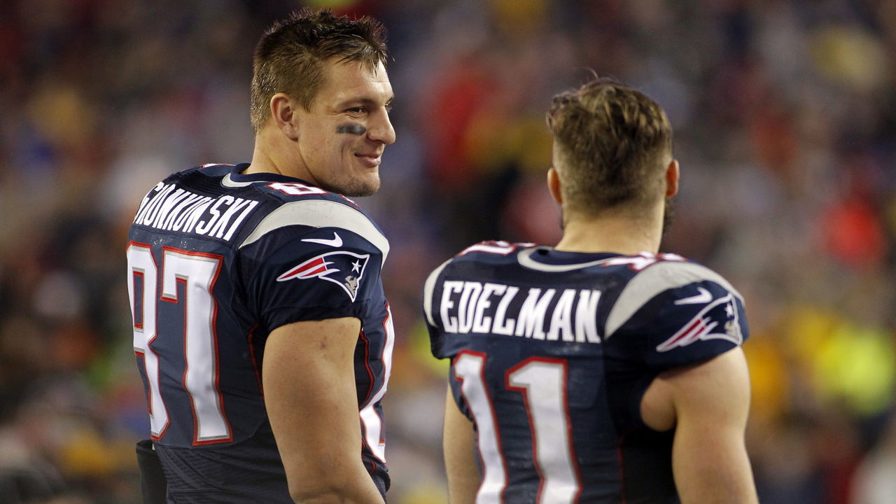 Gronk: '69% chance' Edelman joins Buccaneers