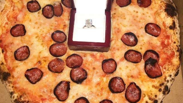 Erik Karlsson uses pizza to propose to girlfriend