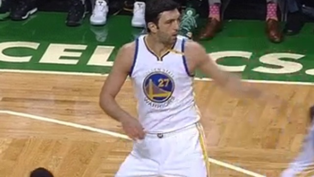 Warriors' Pachulia breaks out bizarre dance