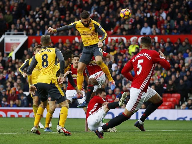 Giroud's late sucker punch sees Arsenal steal point at Old Trafford
