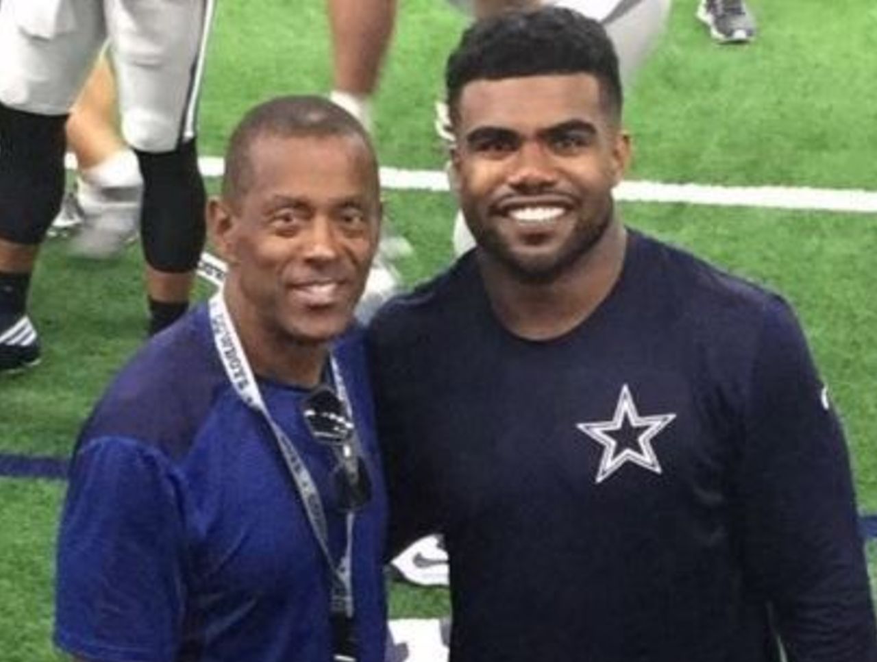 Tony Dorsett endorses Elliott to break Cowboys' rookie rushing record