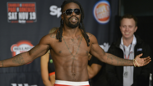 Watch: 'Baby Slice' loses by submission in professional debut