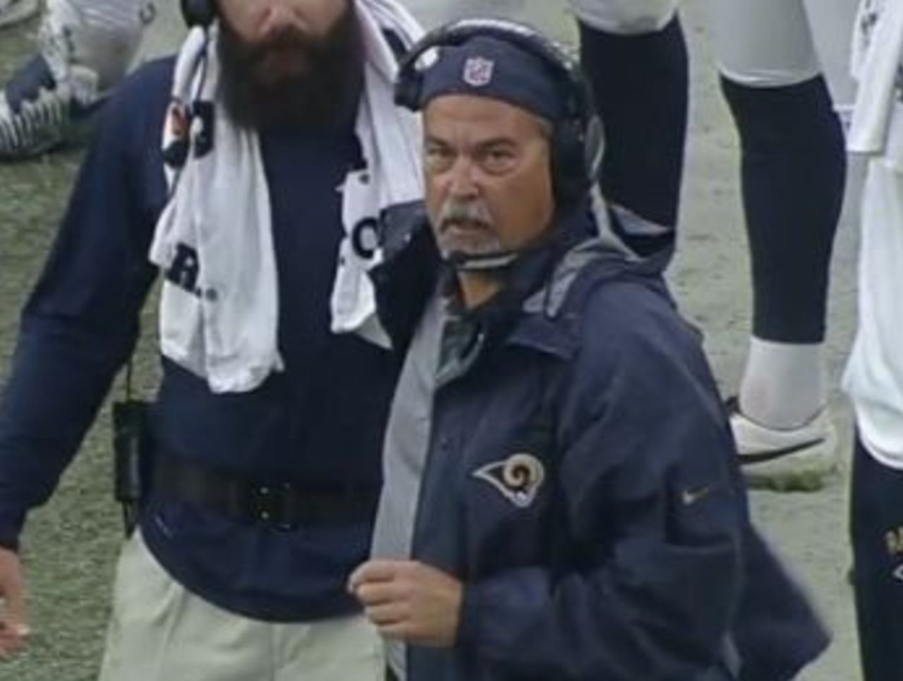 Football world reacts to Jeff Fisher's backward hat