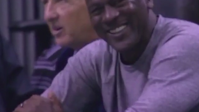 Hornets' Belinelli makes MJ laugh with awful defense