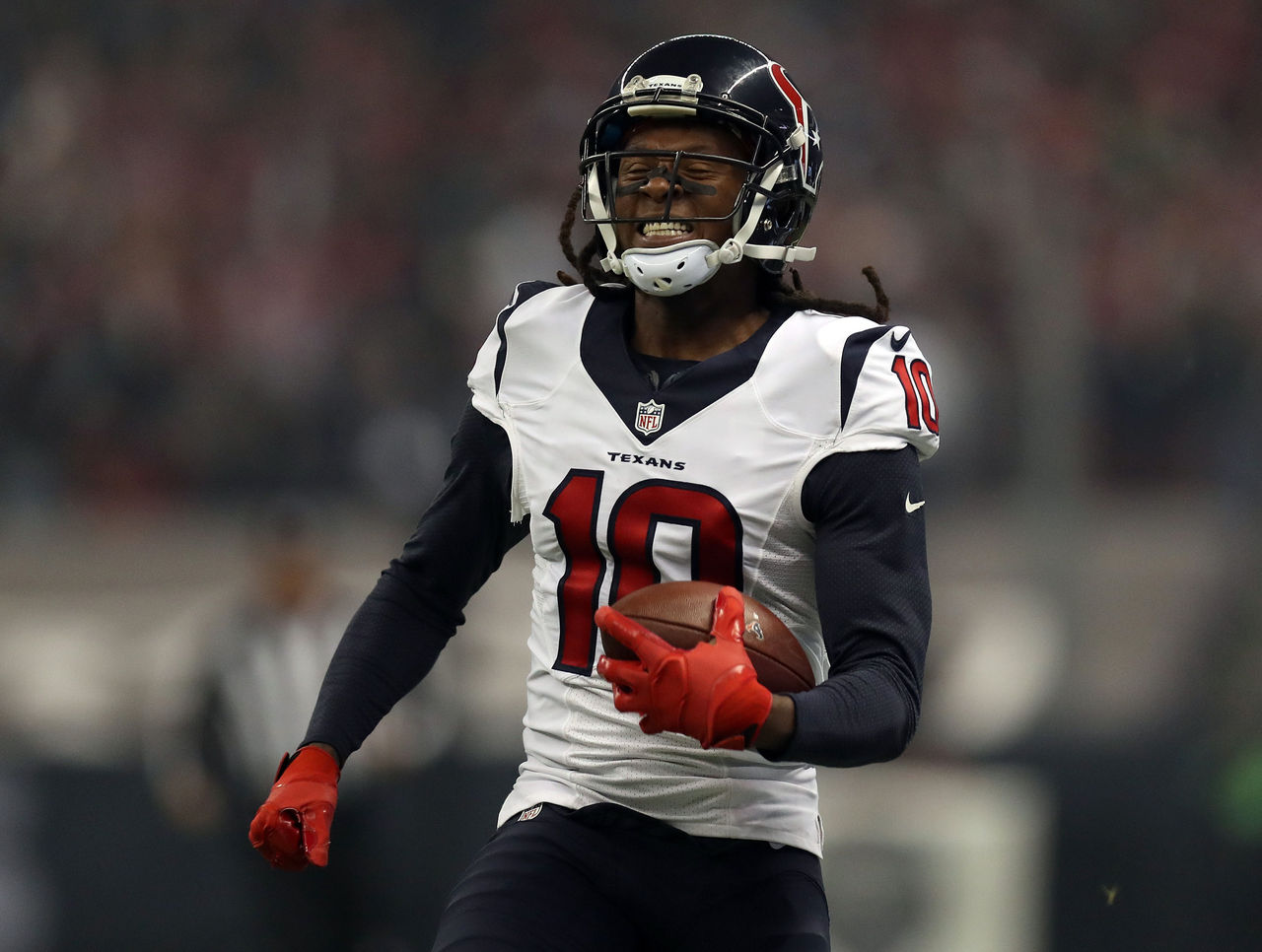 Watch Deandre Hopkins Chats With Bun B About Yeezy Cleats Randy Moss Thescore Com