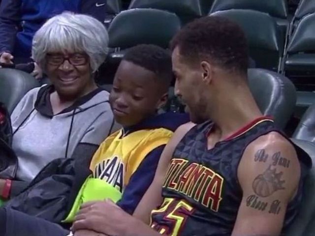 Hawks' Sefolosha hangs out with Pacers fan in stands during game