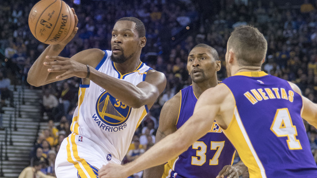 Warriors set team record with 47 assists in thumping of Lakers