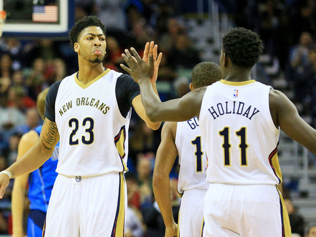 Pelicans' Holiday on Davis: 'My man can score on 10 people'