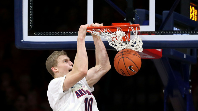 Markkanen helps No. 8 Arizona hold off Santa Clara