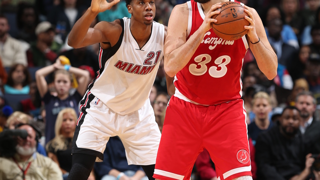 Whiteside complains about Gasol's flopping