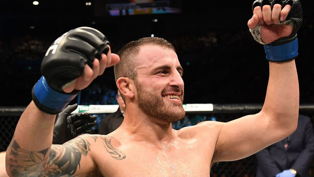 Volkanovski pounds out Kasuya for TKO victory in UFC debut