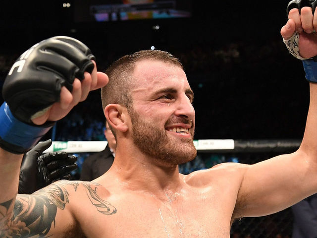 Volkanovski pounds out Kasuya for TKO victory in UFC debut
