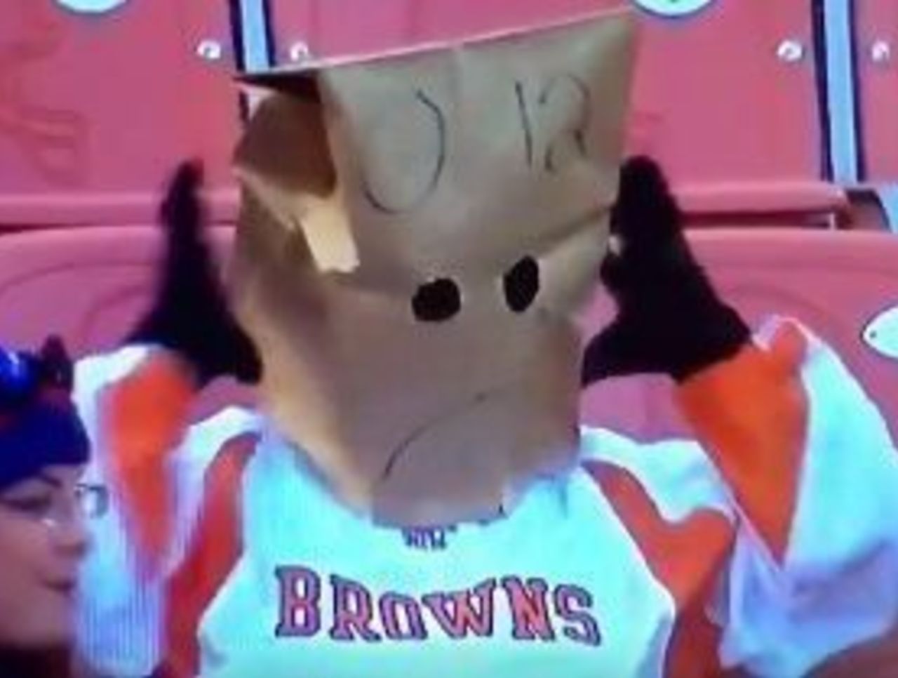 Bag-wearing Browns fan mistakenly reveals identity