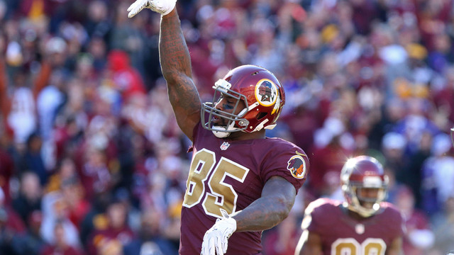 Vernon Davis takes fantasy hit with return to Washington
