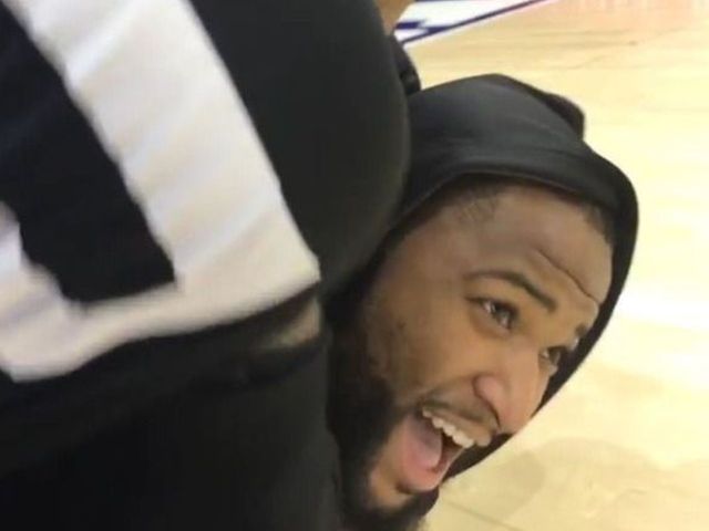 Kings' Lawson dominates Cousins in playful wrestling match