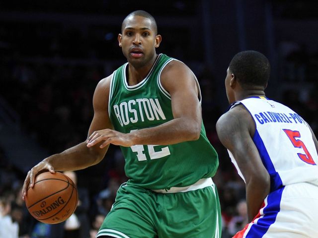Hawks' video tribute to Horford garners boos, then standing O