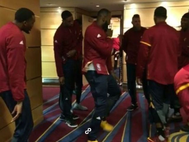 LeBron's pregame dance is insanely lit