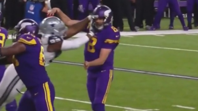 Officials miss clear contact to Bradford's head on decisive 2-point try