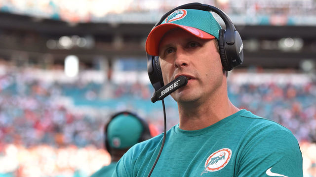 Cutler 'didn't come out of retirement to stand on the sideline,' Gase says