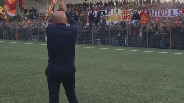 Roma ultras pack training session for derby sendoff