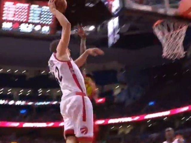 Watch: Poeltl rubs salt in Hawks' wounds with monster and-1 dunk