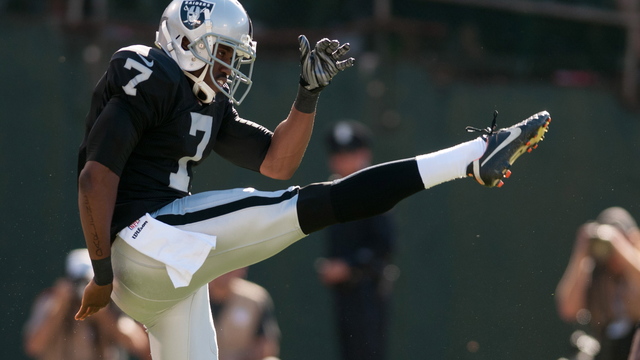 Watch: Raiders' King punts sandwich, cake, roast chicken, and more